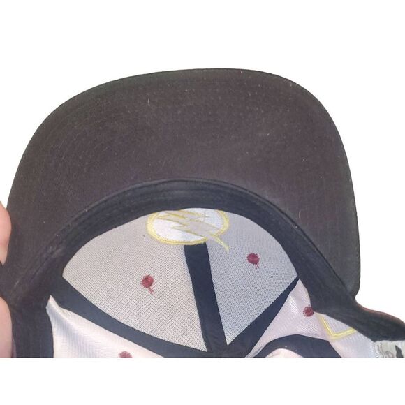 Justice League The Flash Snap Back Hat - Picture 6 of 6